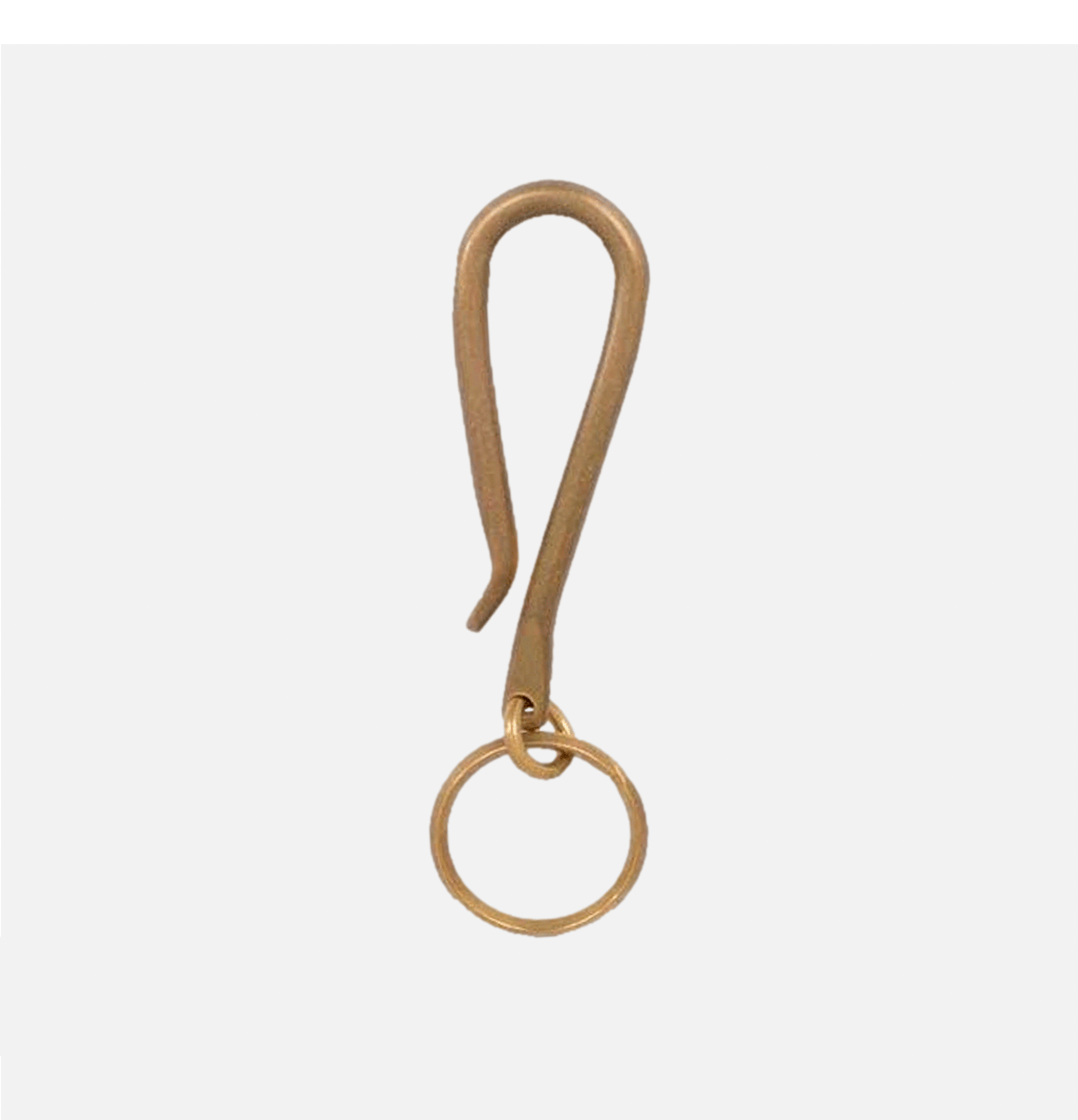 Porte-clés Kobashi en laiton martelé.