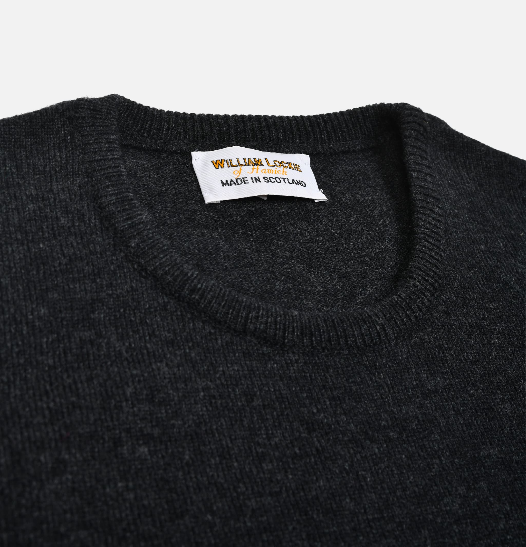 William Lockie | Pull Geelongora Charcoal | Royalcheese Paris