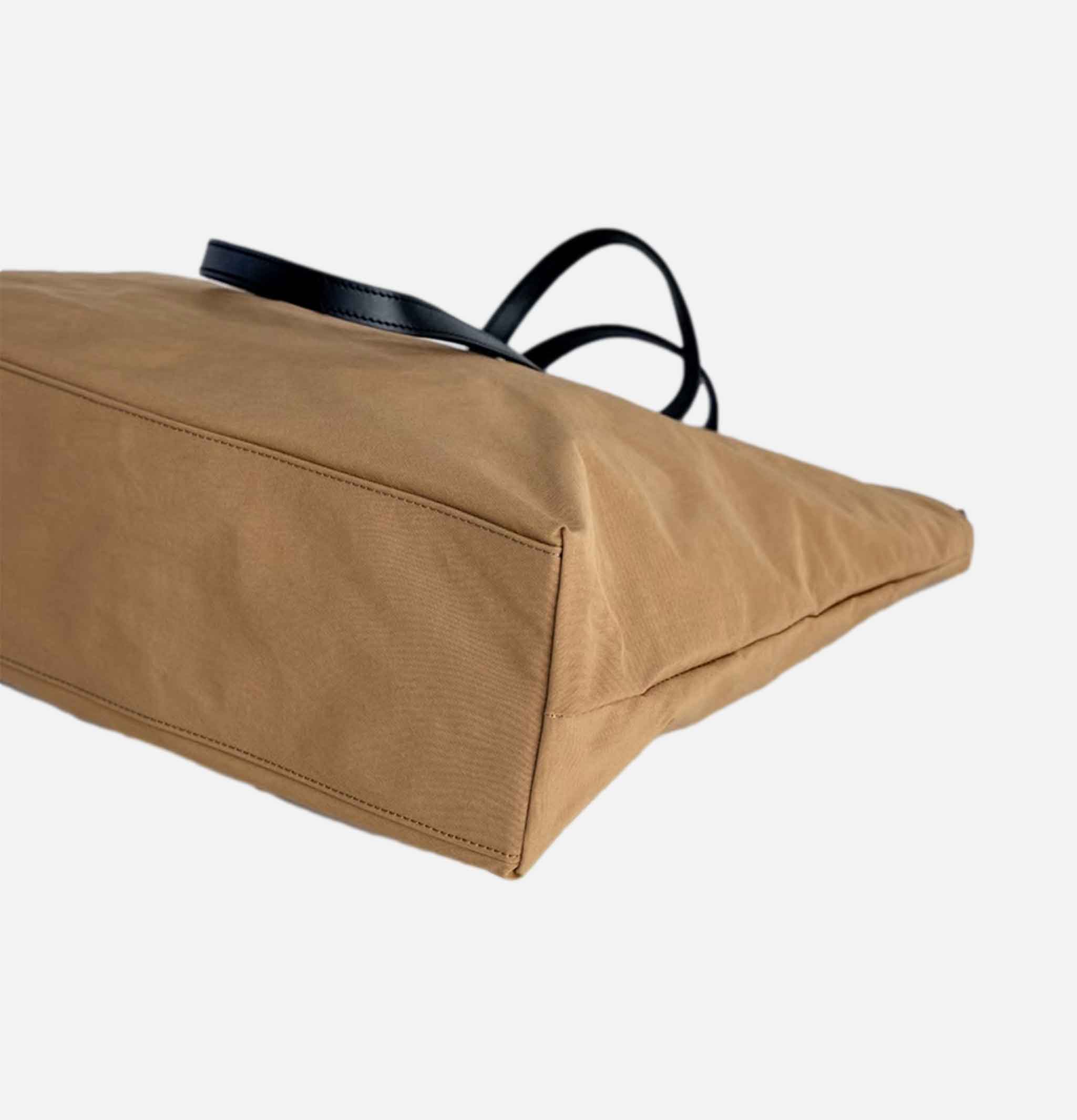Urukust | Twistloop Zip Large Camel | Shop Royalcheese Paris