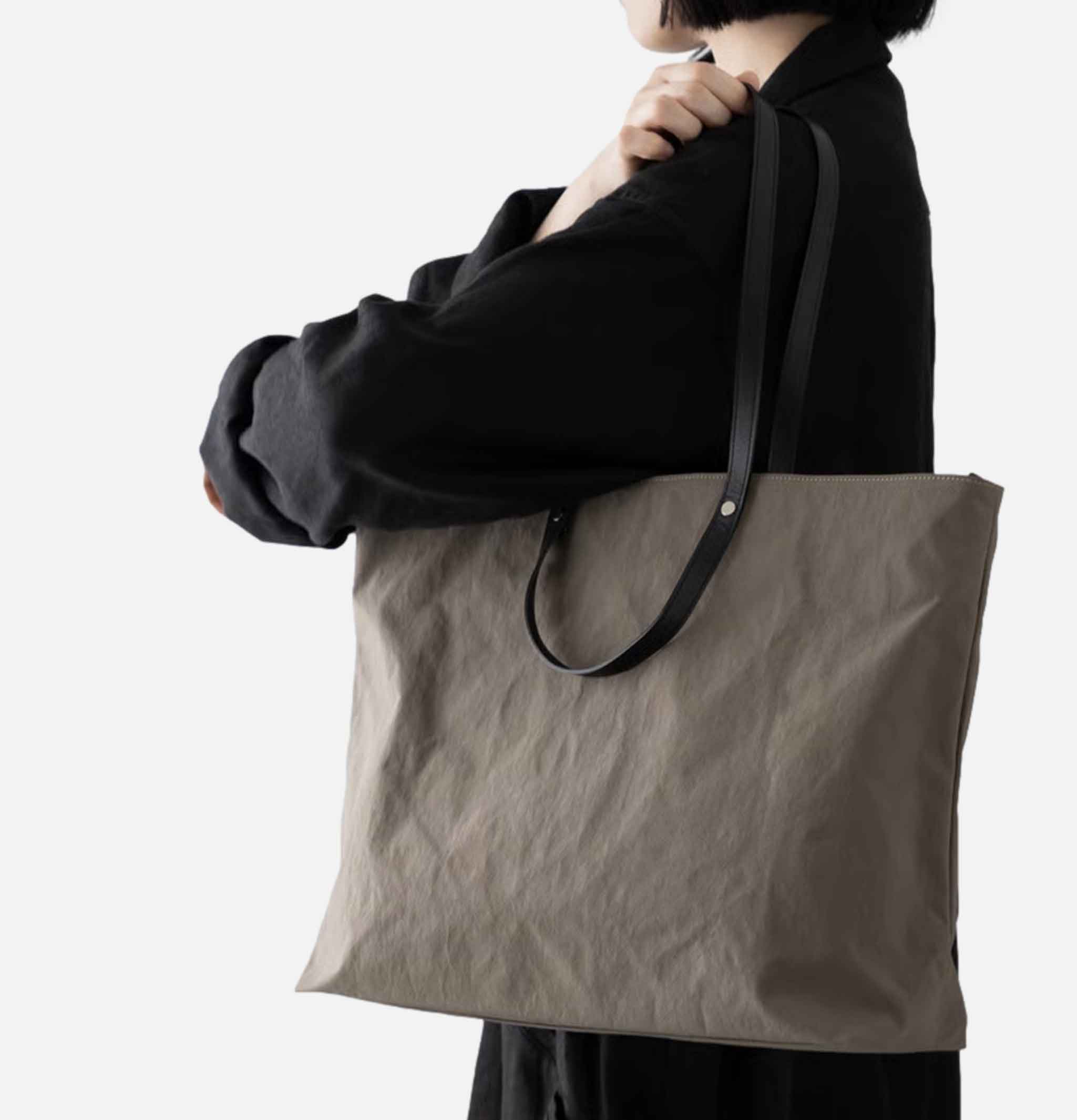 Urukust Twistloop Zip Large Grey